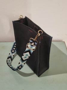 galerie/001 Taschen/012 Zoé/resized/T0357 (2024-11-05) 2_small.jpg